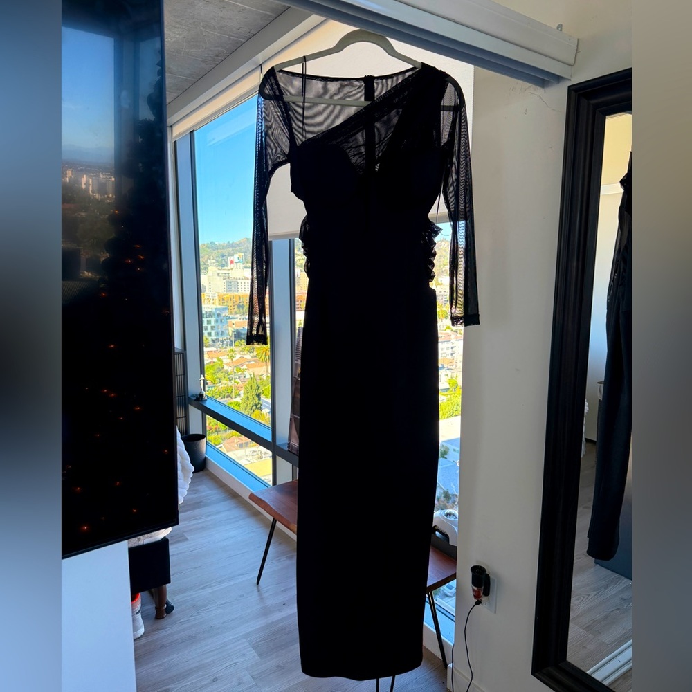 Elegant Black Evening Dress - Large - Picture 2 of 4